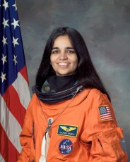 Kalpana_Chawla_NASA_photo_portrait_in_orange_suit